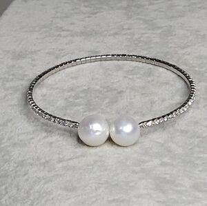 Gorgeous Large Pearl and Rhinestone Bracelet
